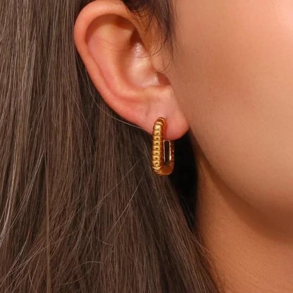 New Geometric 18K Gold Minimalist Hoop Earrings, NICE EARRINGS, CUTE EARRINGS - Picture 3 of 8